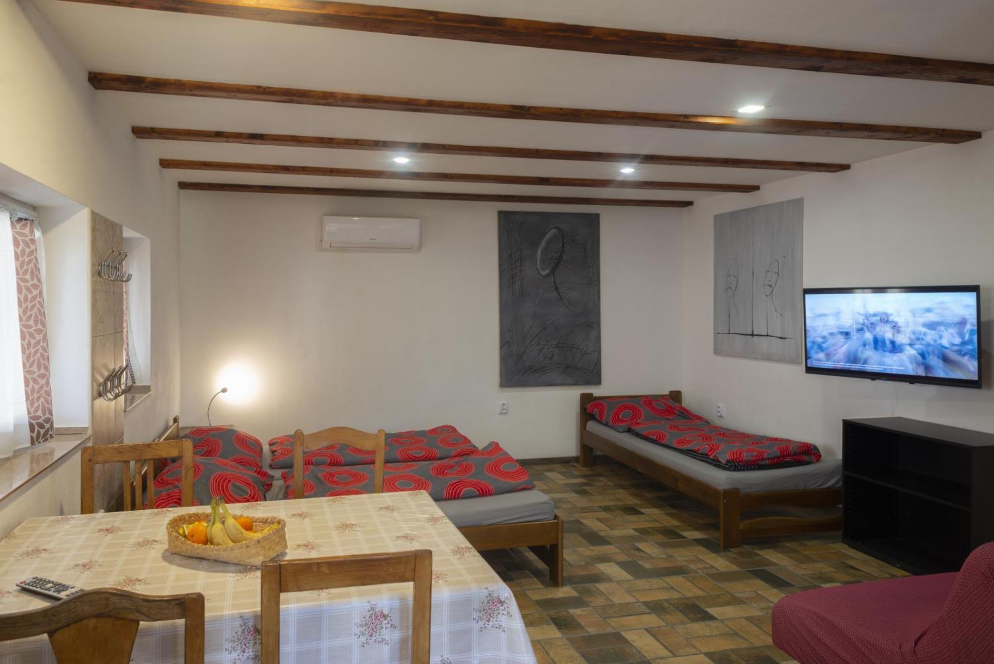 Mlyn-Osvracin Apartment Ngoại thất bức ảnh